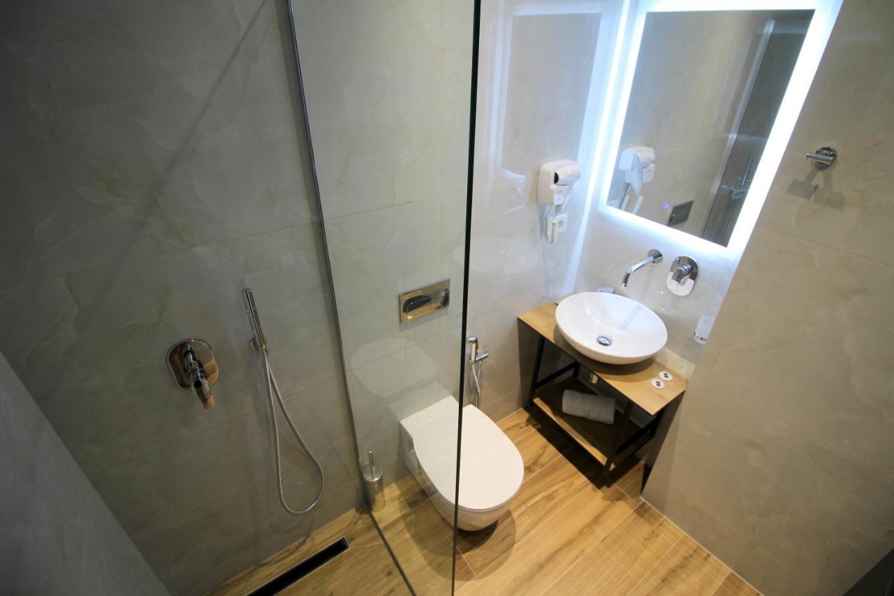 F&J Hotel Saranda Zewnętrze zdjęcie