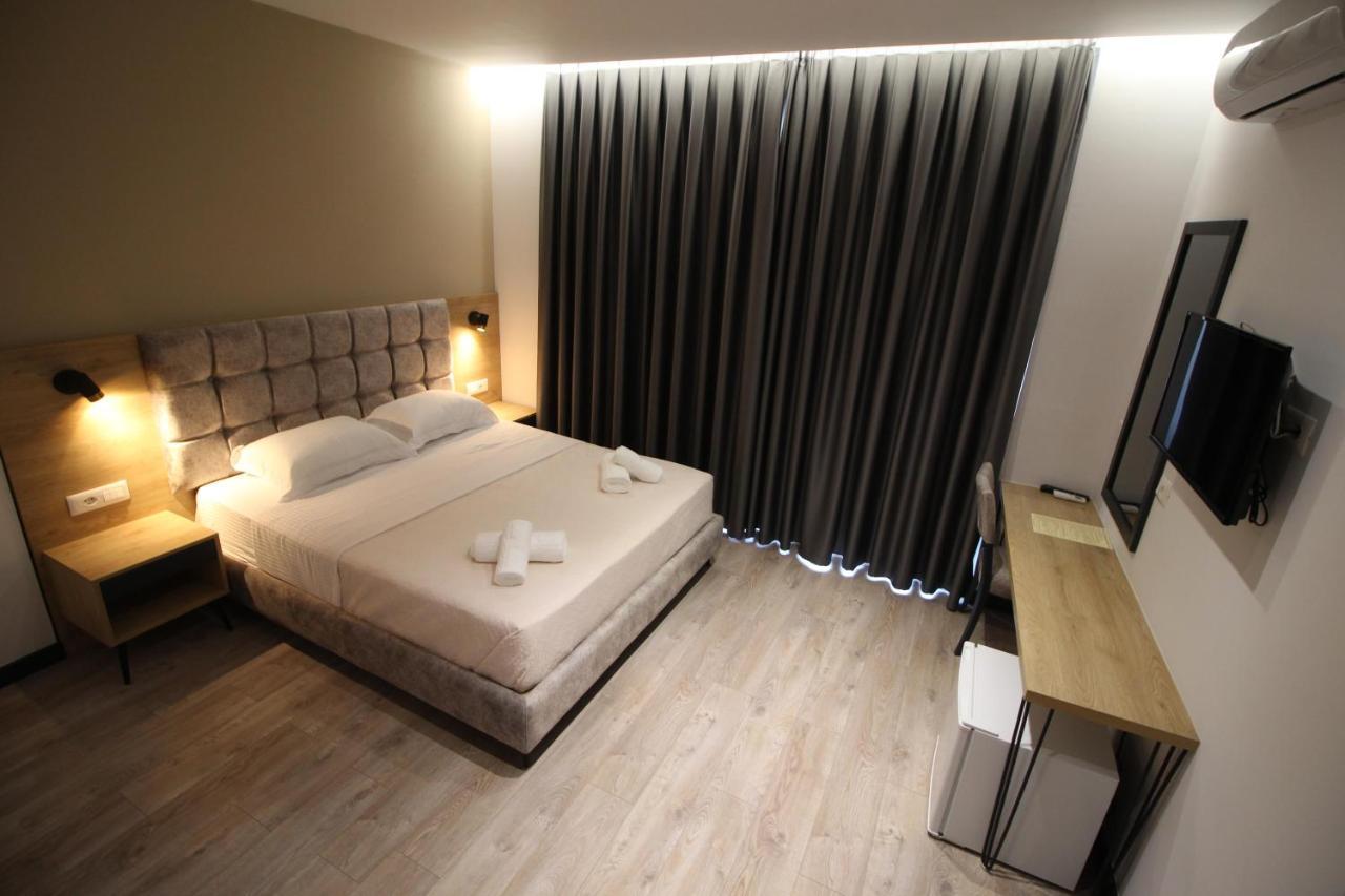 F&J Hotel Saranda Zewnętrze zdjęcie
