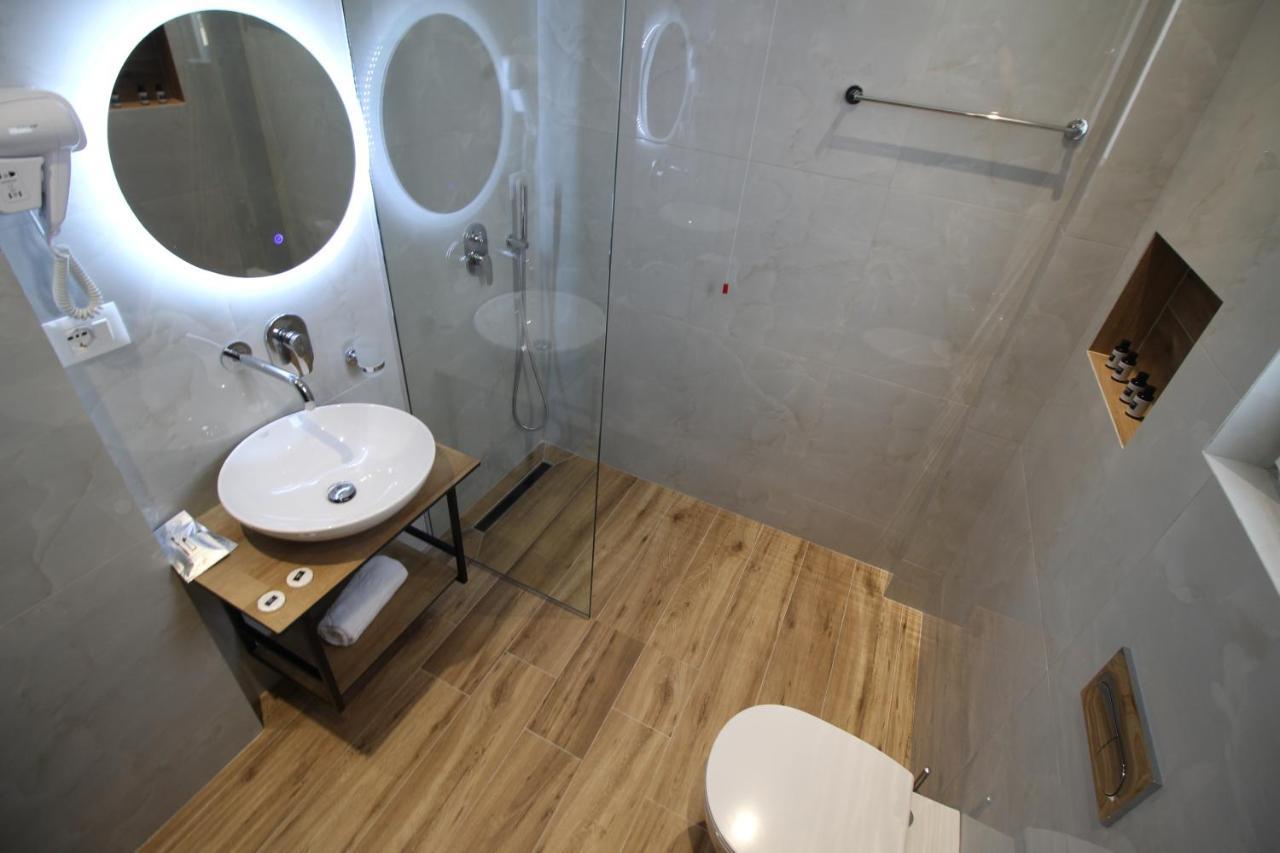 F&J Hotel Saranda Zewnętrze zdjęcie