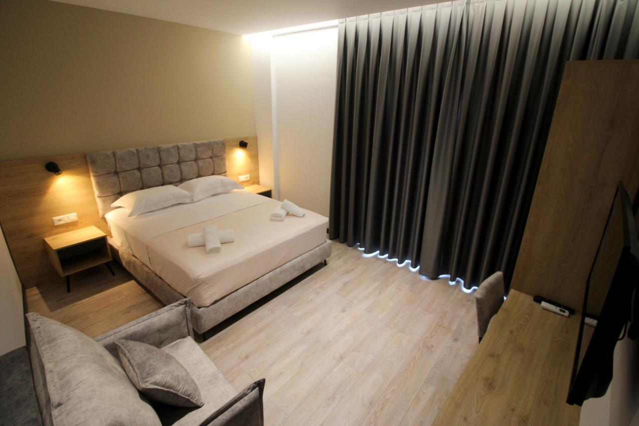 F&J Hotel Saranda Zewnętrze zdjęcie