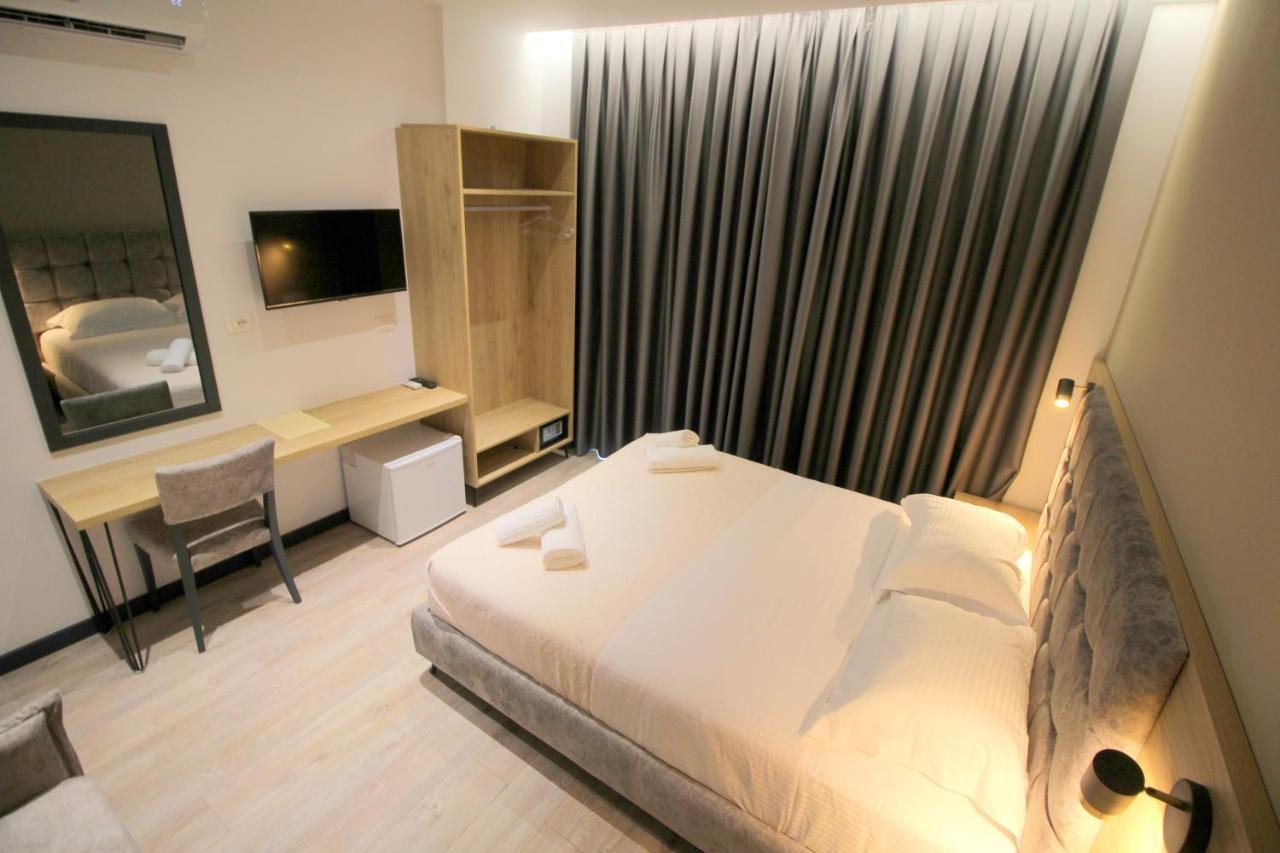 F&J Hotel Saranda Zewnętrze zdjęcie